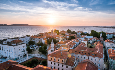 Stadt Kroatien Sonnenuntergang